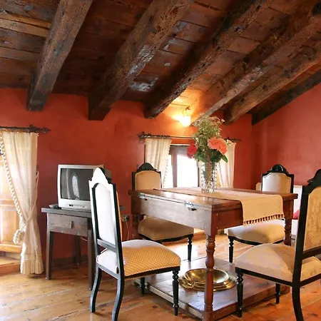 Botica Gomelia Ii * Gumiel de Izan