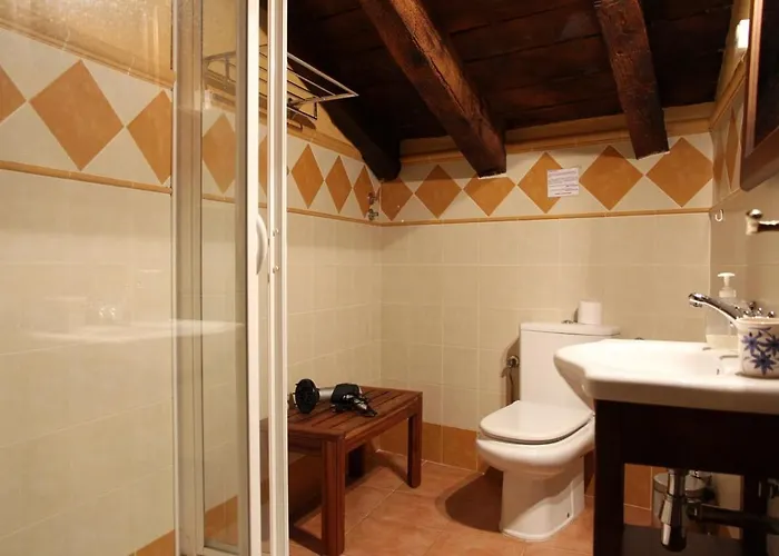 Botica Gomelia Ii Gumiel de Izan